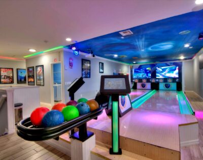 FAMOUS BOWLING HOUSE